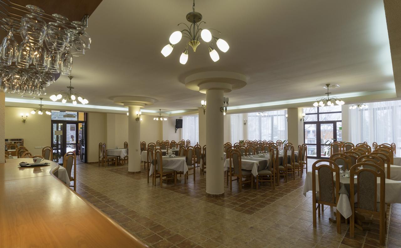 Pensiunea Vanatorul Vatra Dornei Exterior foto